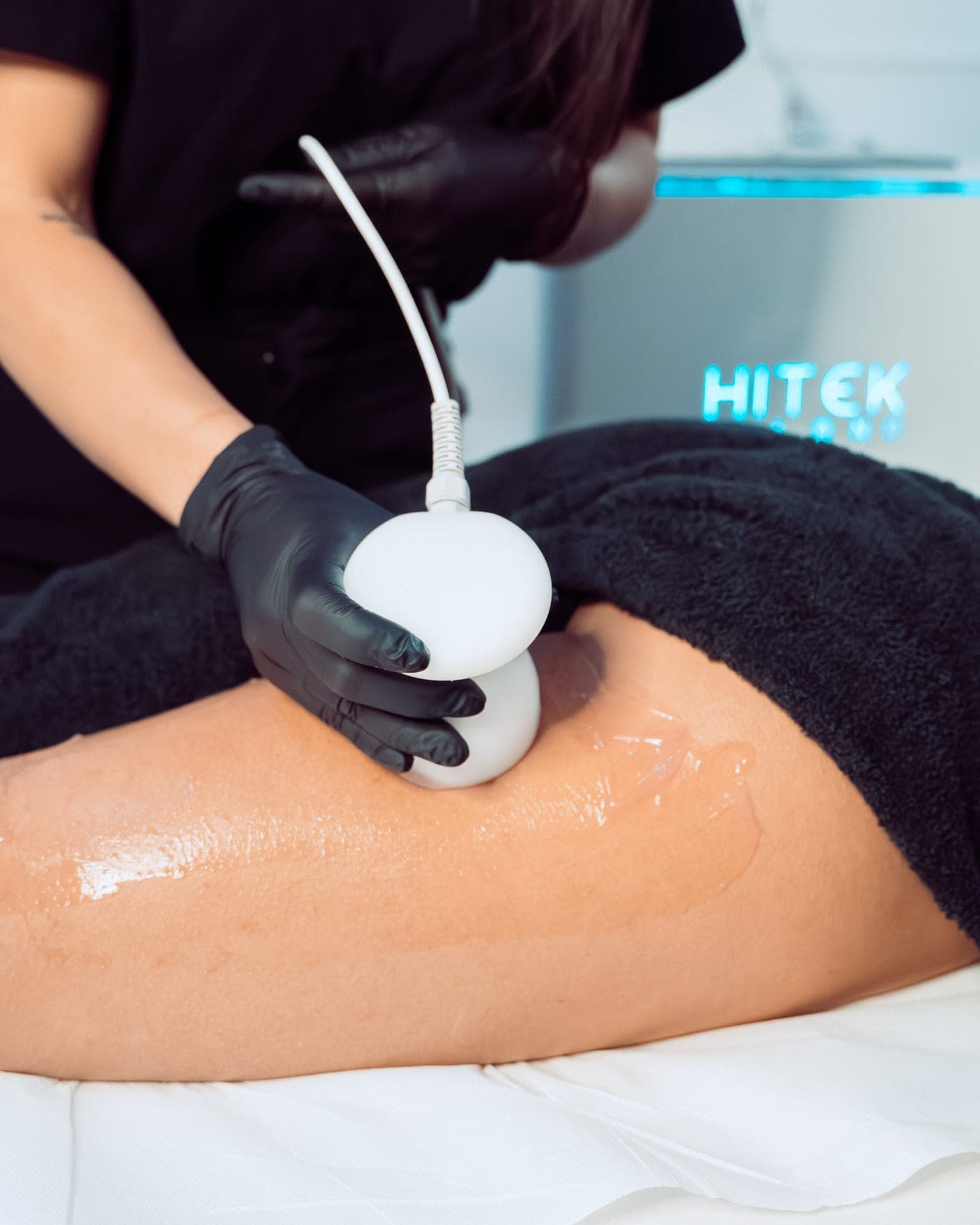 Manipolo durante un trattamento corpo in cabina