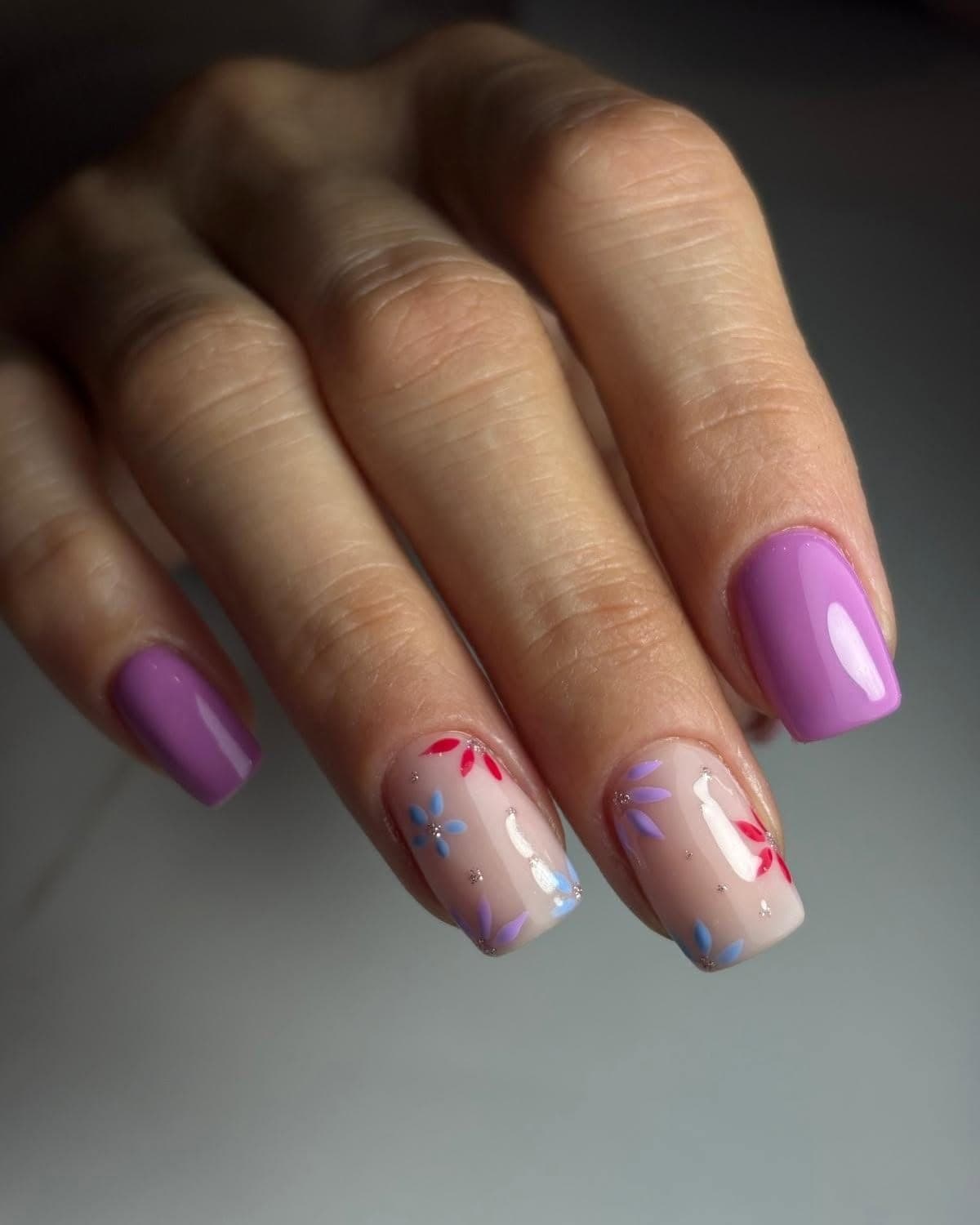 Nail art delicata su base rosa